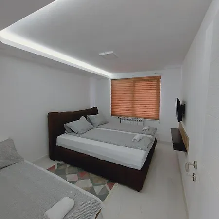 Natural And 2 Апартаменты Сараево