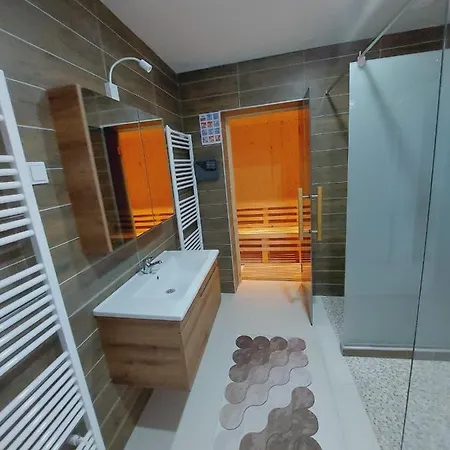 Natural And 2 شقة سراييفو