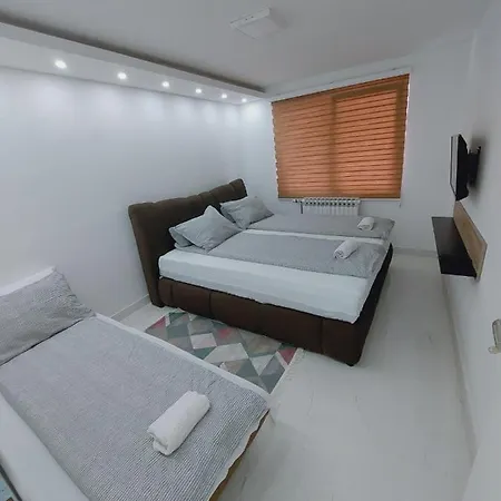 Apartment Natural And 2