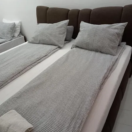 Natural And 2 شقة سراييفو