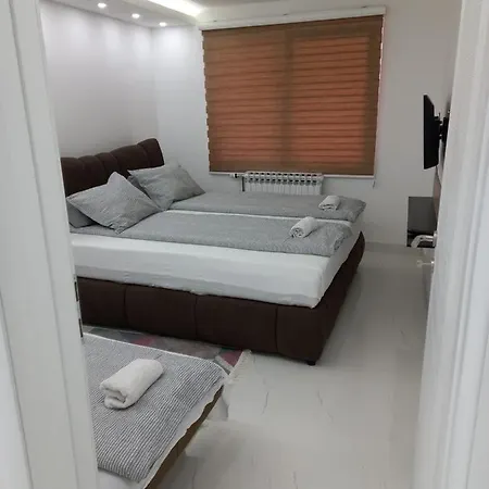 Natural And 2 Apartment
