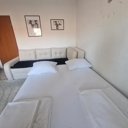 Apartment Natural And 2