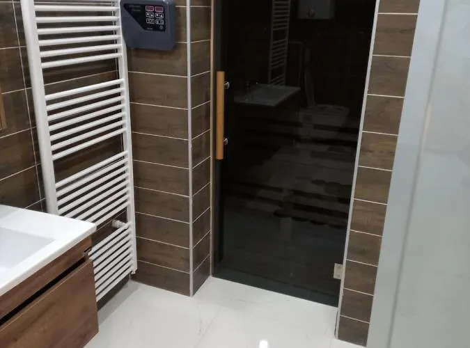 Natural And 2 شقة