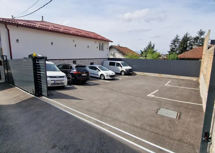 Natural And 2 سراييفو