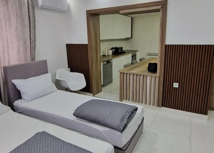 Natural And 2 شقة